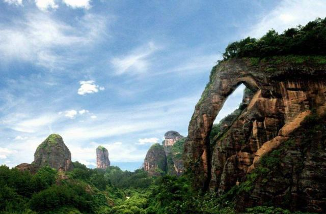 明天共有幾張滬牌拍賣公告